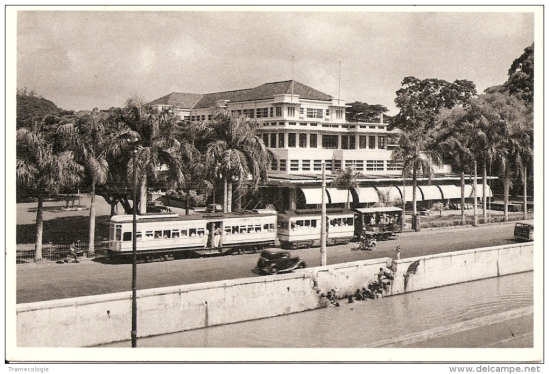 Trem listrik eks.BETM tahun 1955 di Jakarta. Trem sebenarnya adalah salah satu solusi pemecah kemacetan di jaman itu.