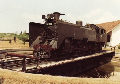 Lokomotif uap C2843 di Bangil sekitar tahun 1980, seri lokomotif penarik kereta ekspres